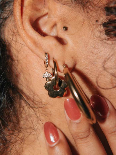 Boucles d'oreilles fleurs dorées