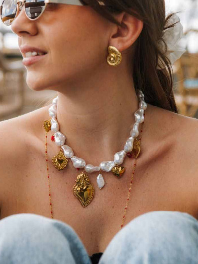 Gros collier doré femme