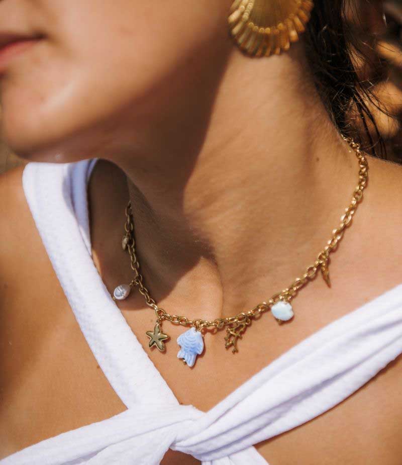 Collier avec pampilles bleu